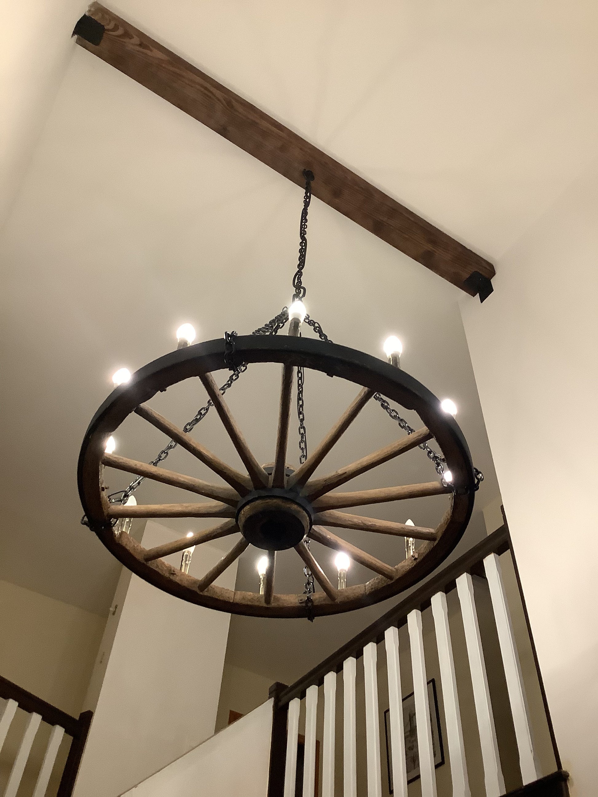 Lanterne du Château - Rustic Vintage Chandelier - Medieval Style Wagon Wheel Lighting - High Ceiling Deco - Chalet deco
